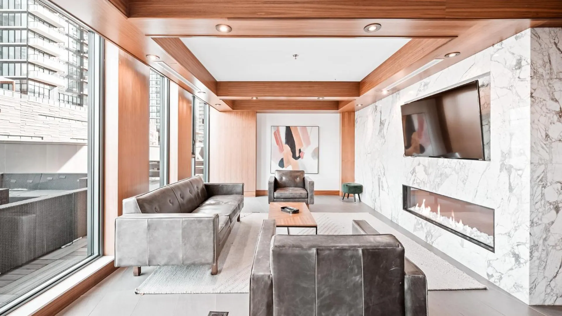 *Sky Palace* With Views, Balcony, & Outdoor Pool Calgary 0*,  Canada